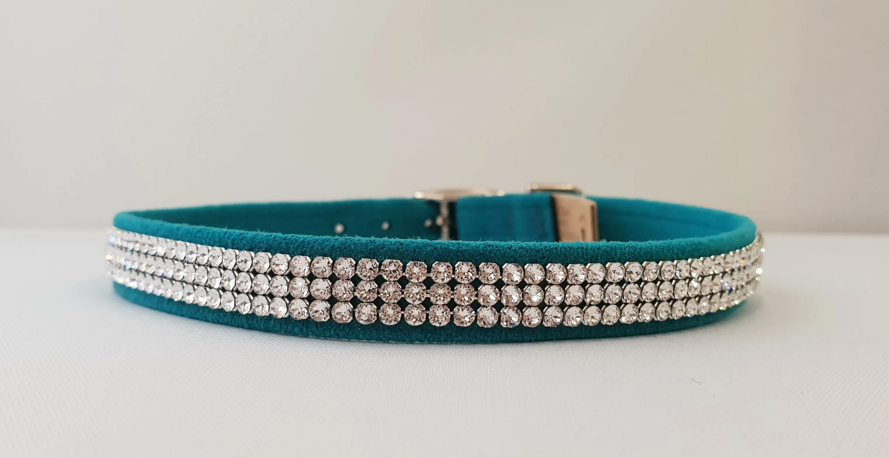 3 Row Crystal Microsuede 1/2" Collar