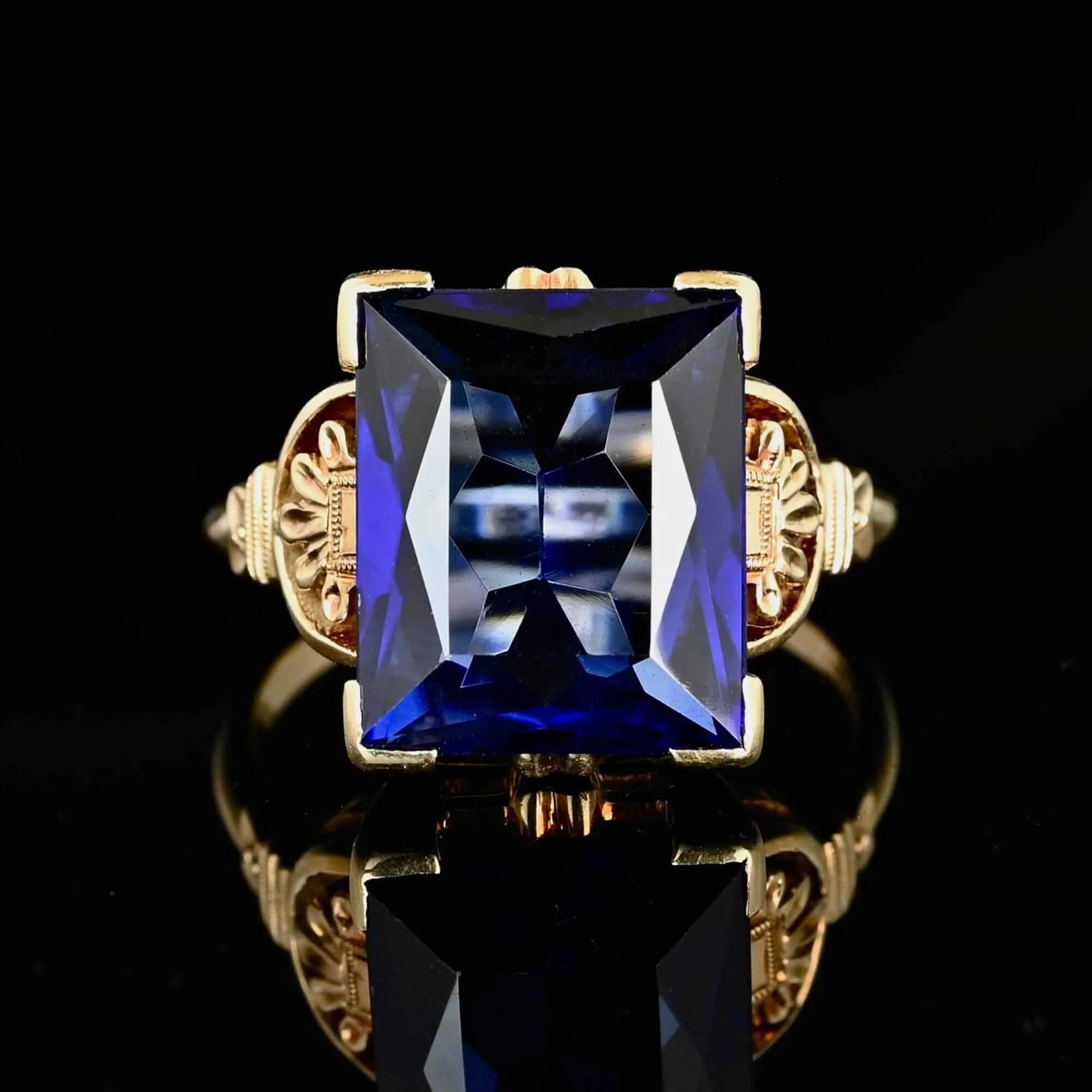 Art Deco 10K Gold Floral Detailed Blue Sapphire Ring