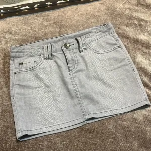 AX Armani Exchange Gray Denim Mini Skirt with Subtle Snakeskin Print - Size 2