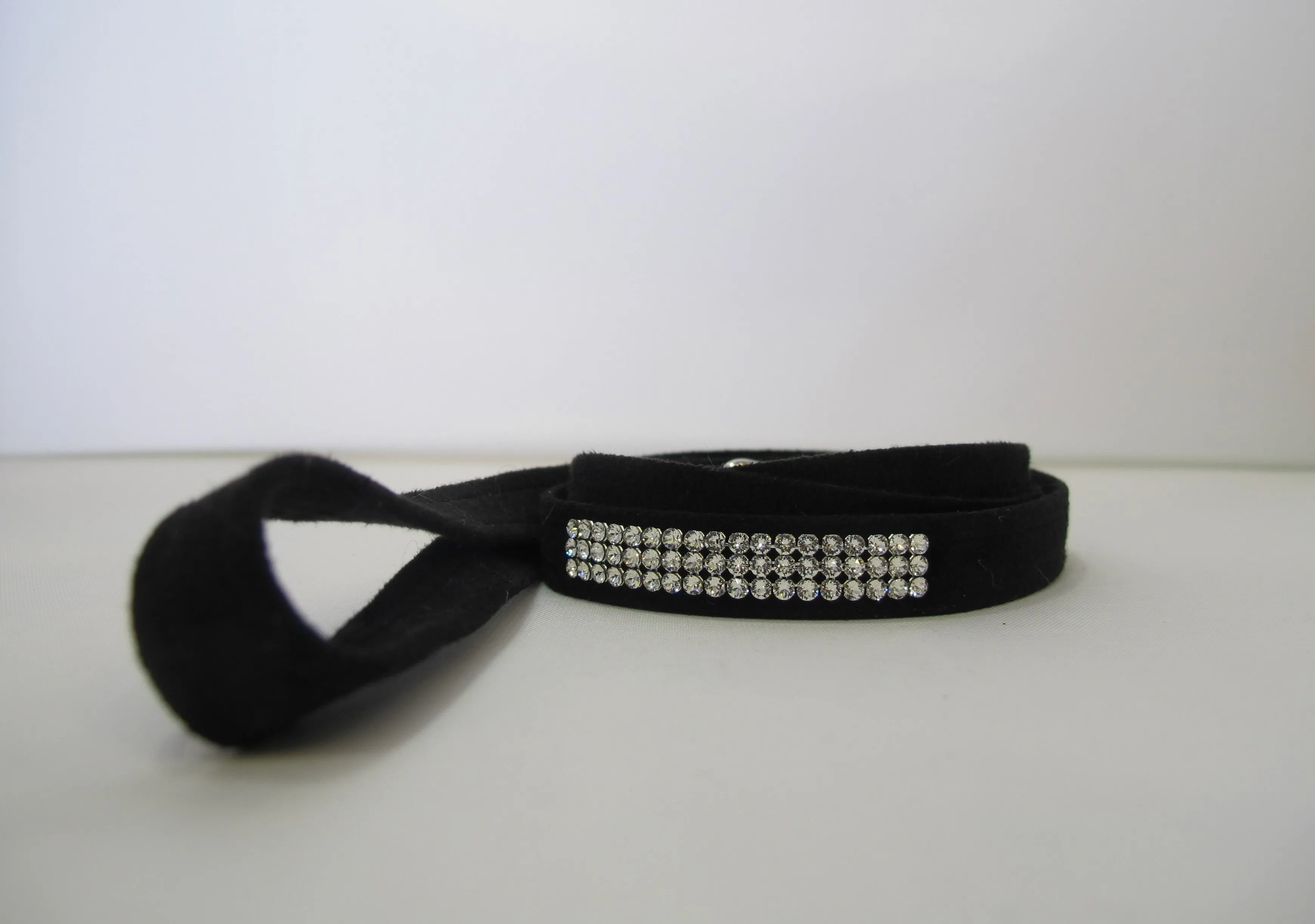 Black Microsuede 1/2" x 4' Leash - 3 Row
