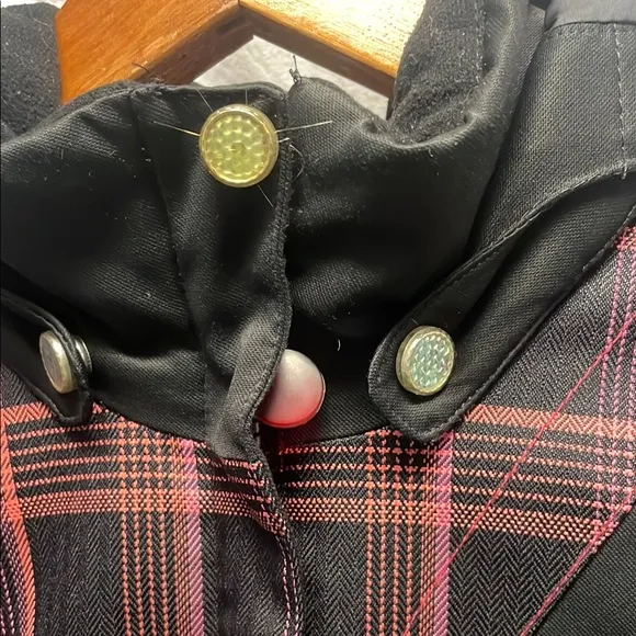 Black, pink, orange Plaid junior women’s ski  Jacket size 10