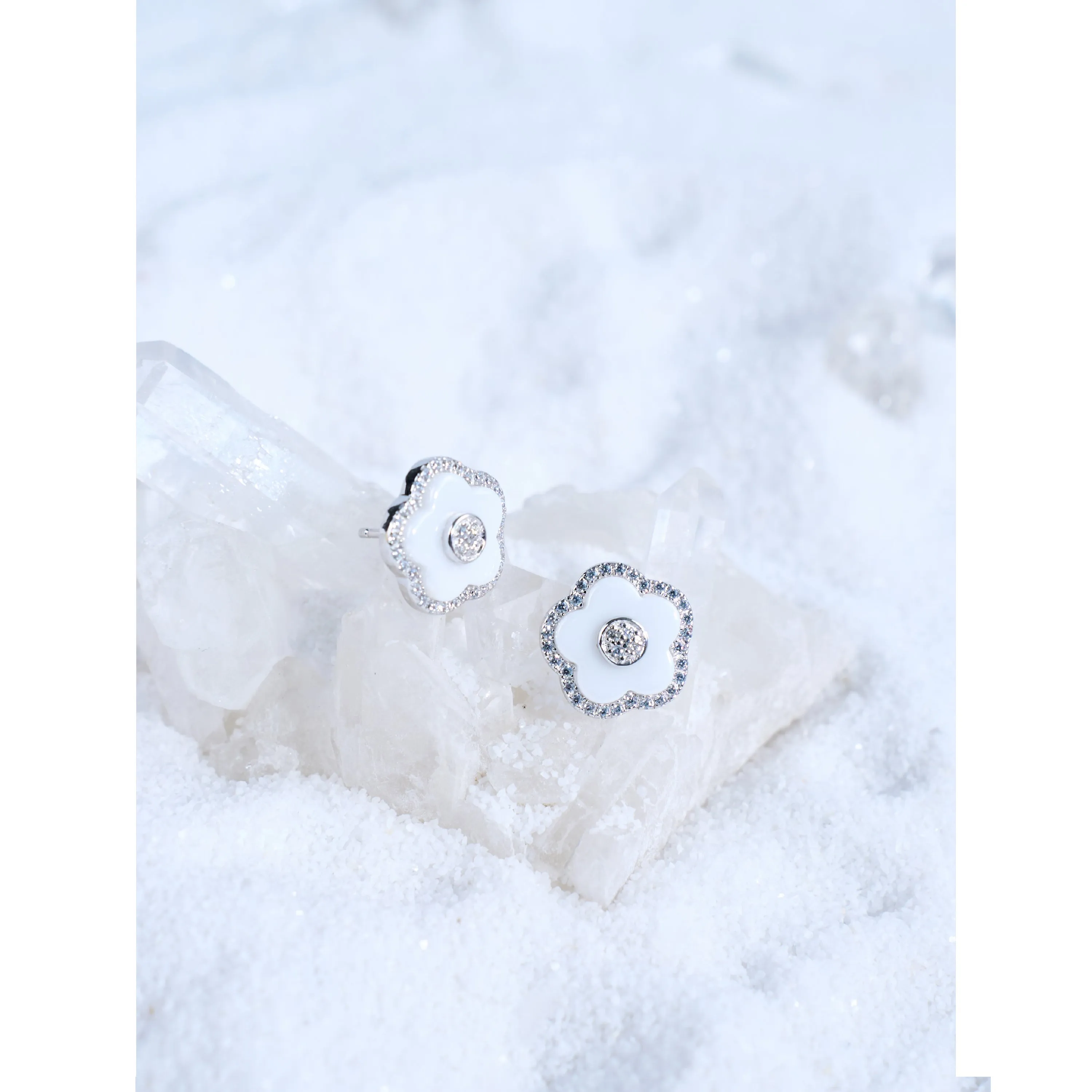 Classic Flower Stud Earrings Brass 18k Silver Plating & White Ceramic 13mm