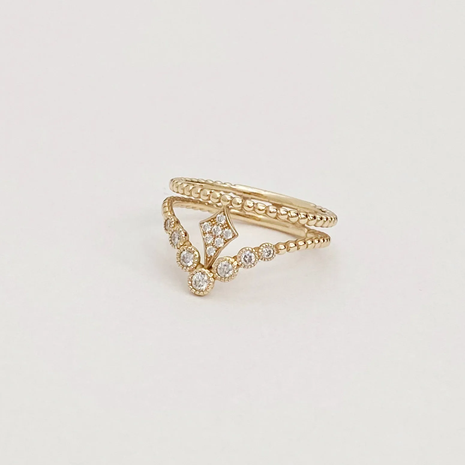 Diamond Bezel V Kite Double Beaded Band
