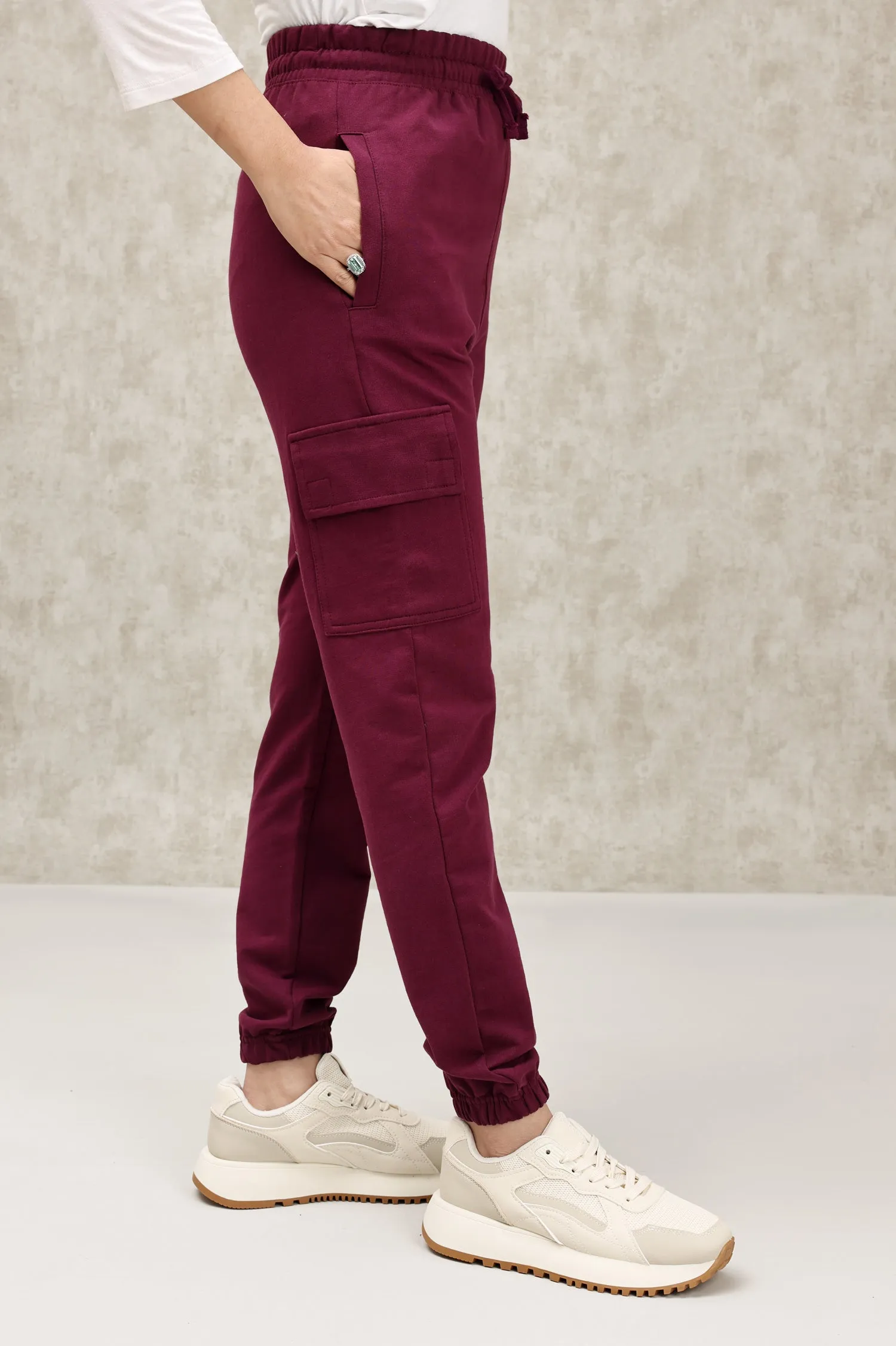 ELASTICATED CARGO TROUSER WITH DRAWSTRING WAIST-BURGANDY