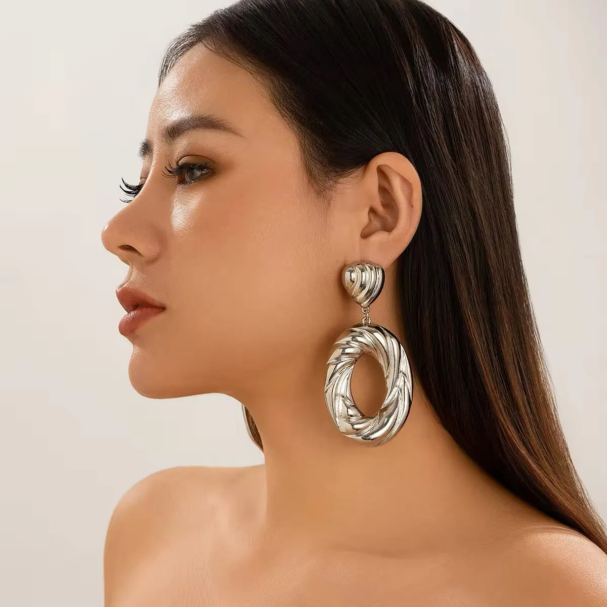 Exaggerated Twisted Metal Big Hollow Circle Pendant Earrings