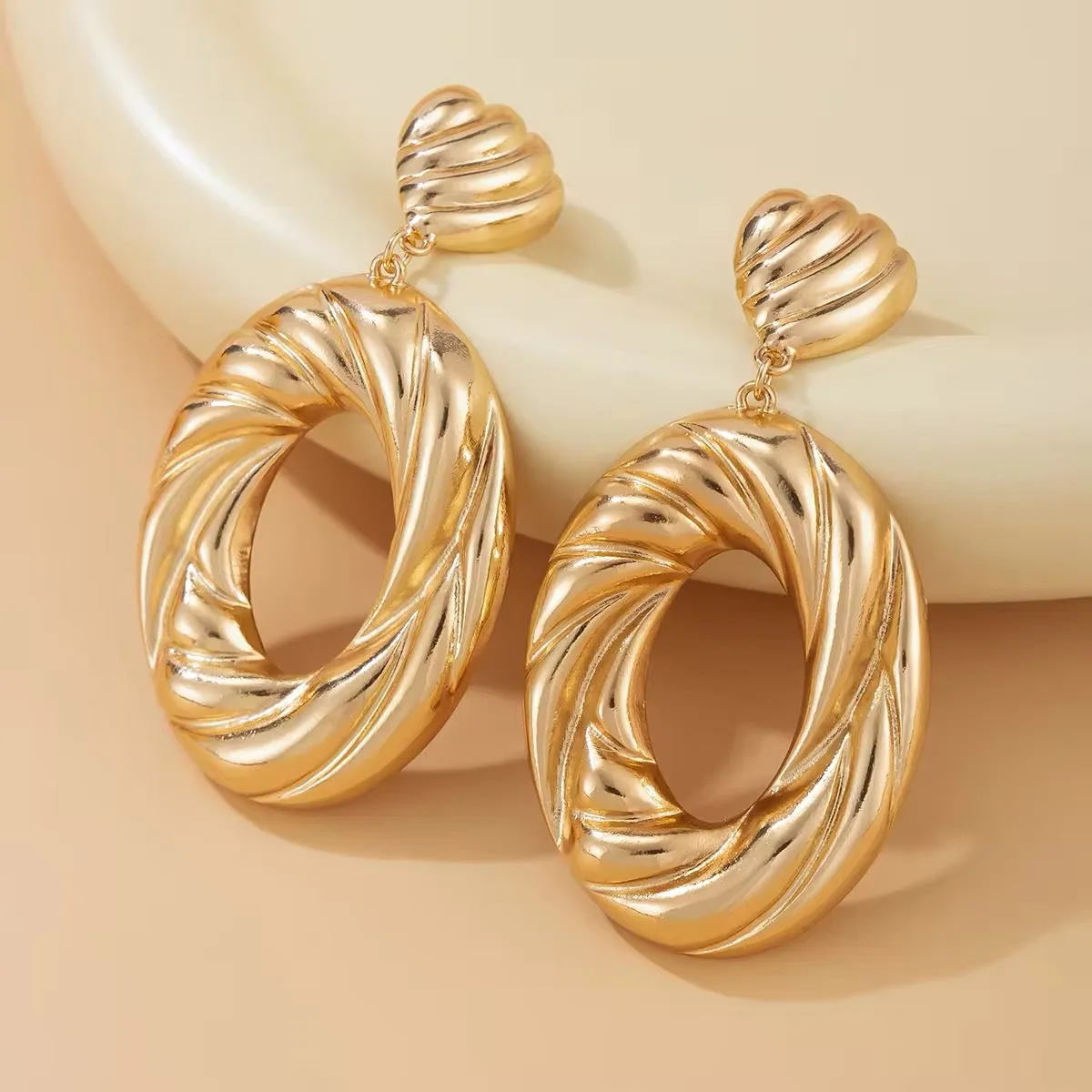 Exaggerated Twisted Metal Big Hollow Circle Pendant Earrings