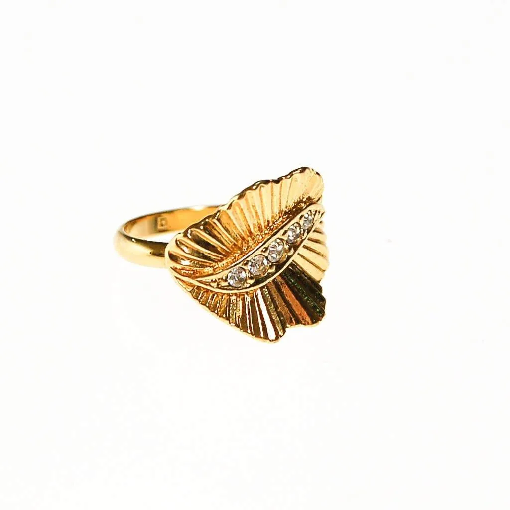 Gold Fluted Ring with Rhinestones