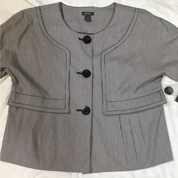 Kenneth Cole Womens Cropped Blazer Size 8 Button Dolman Sleeve Pleated Pinstripe