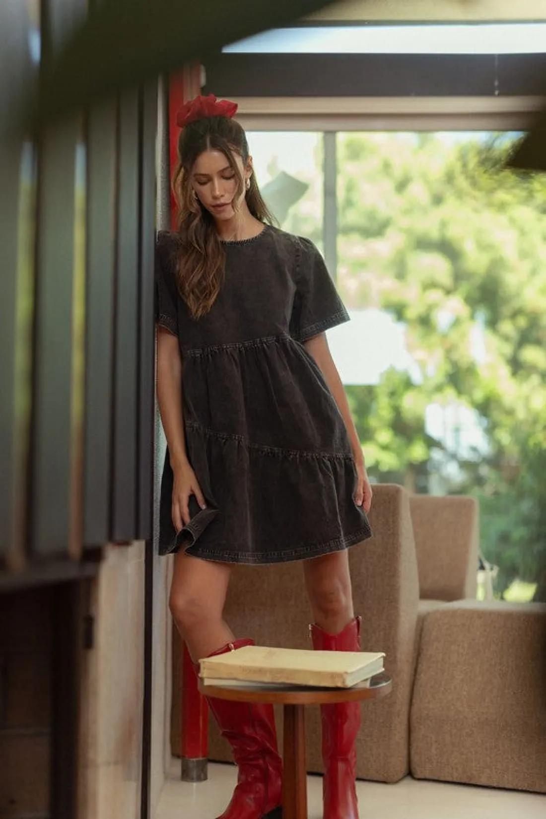 Mineral Washed Round Neck Short Sleeve Denim Dress in Black