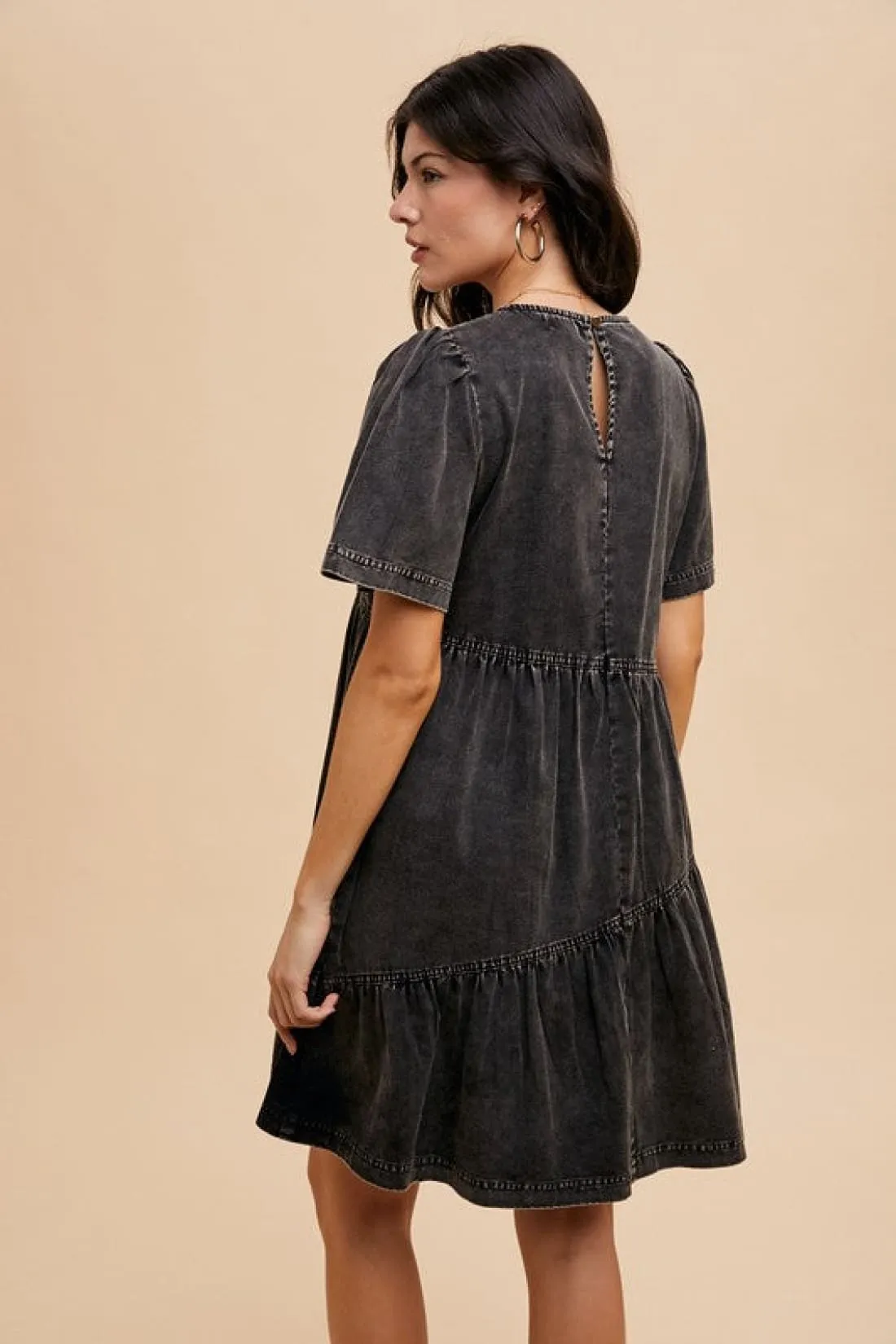 Mineral Washed Round Neck Short Sleeve Denim Dress in Black