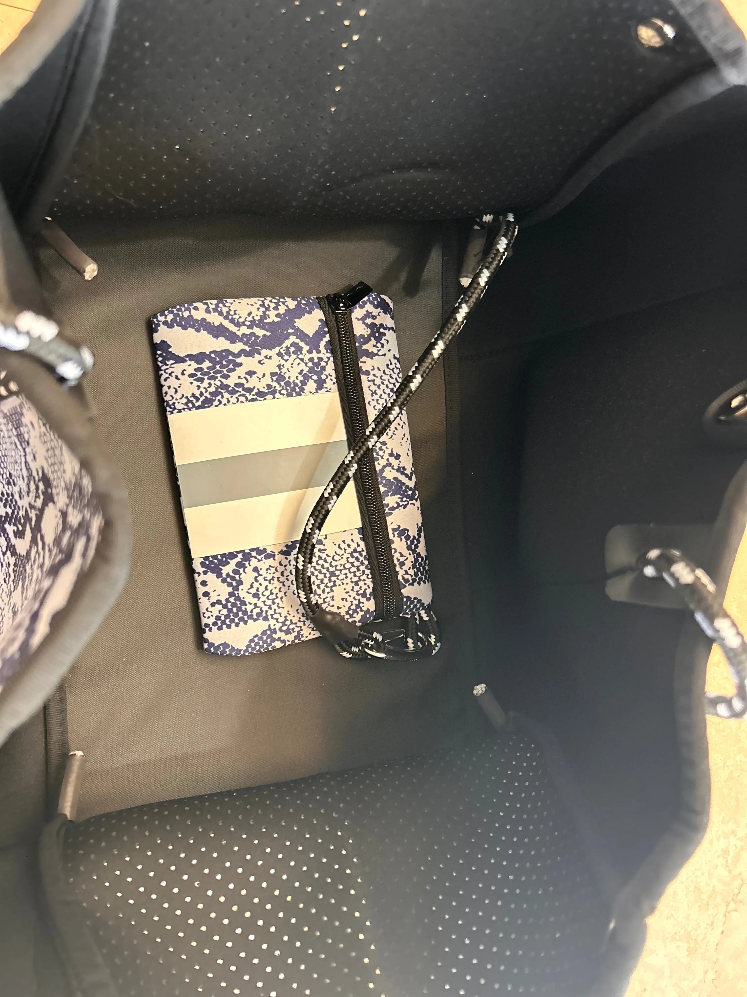 Snake Print Neoprene Purse with zippered pouch