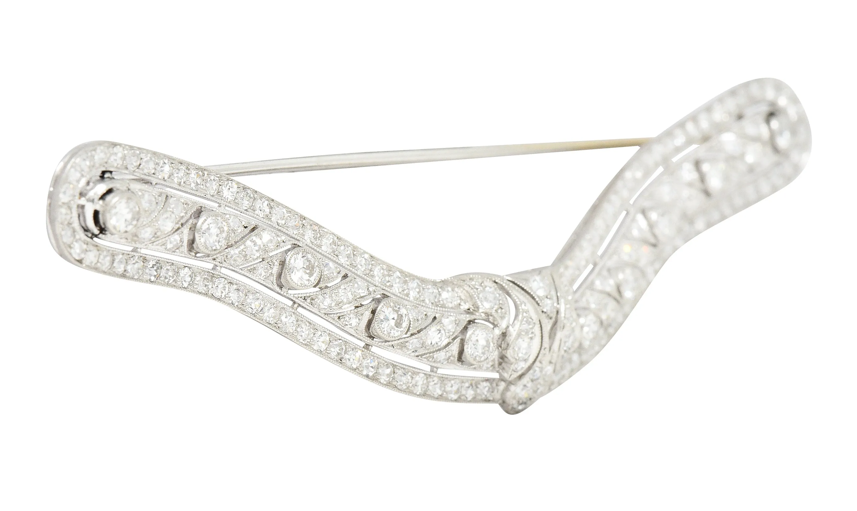 Substantial T.B. & Starr Inc. Edwardian 4.70 CTW Diamond 14 Karat Gold Antique Curved Bar Brooch