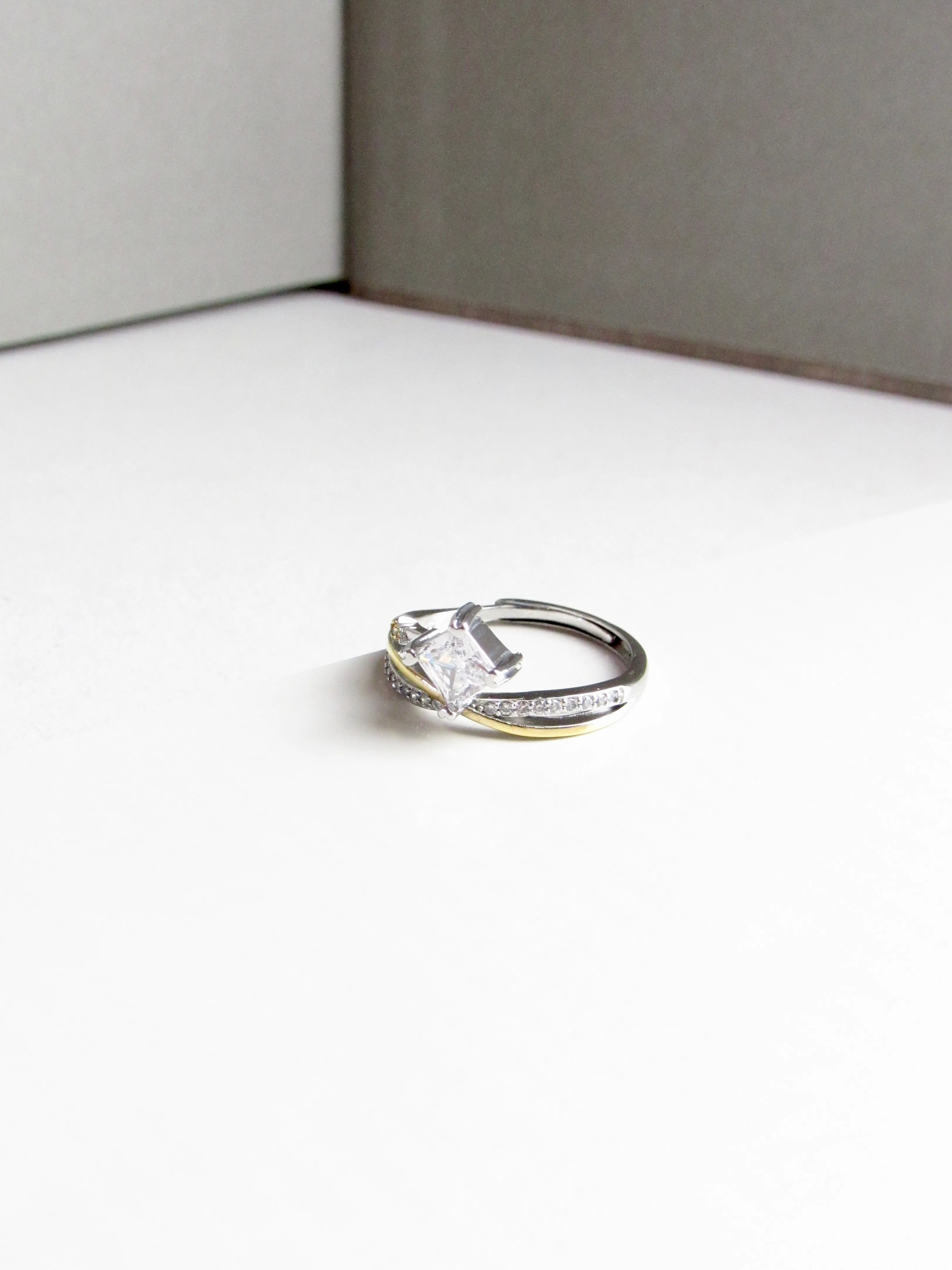 Sweet Dreams Rhombus Crystals Silver Ring