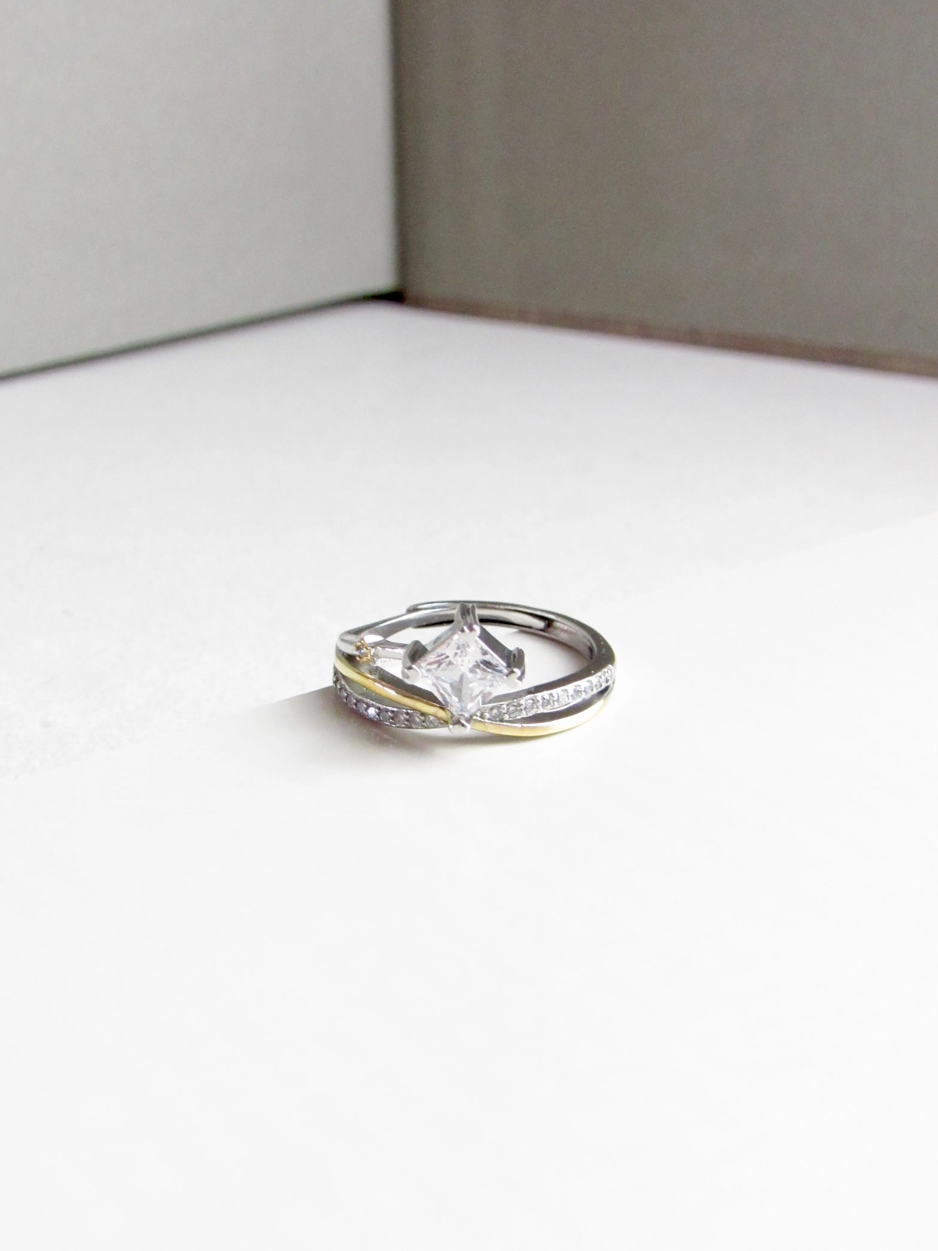 Sweet Dreams Rhombus Crystals Silver Ring
