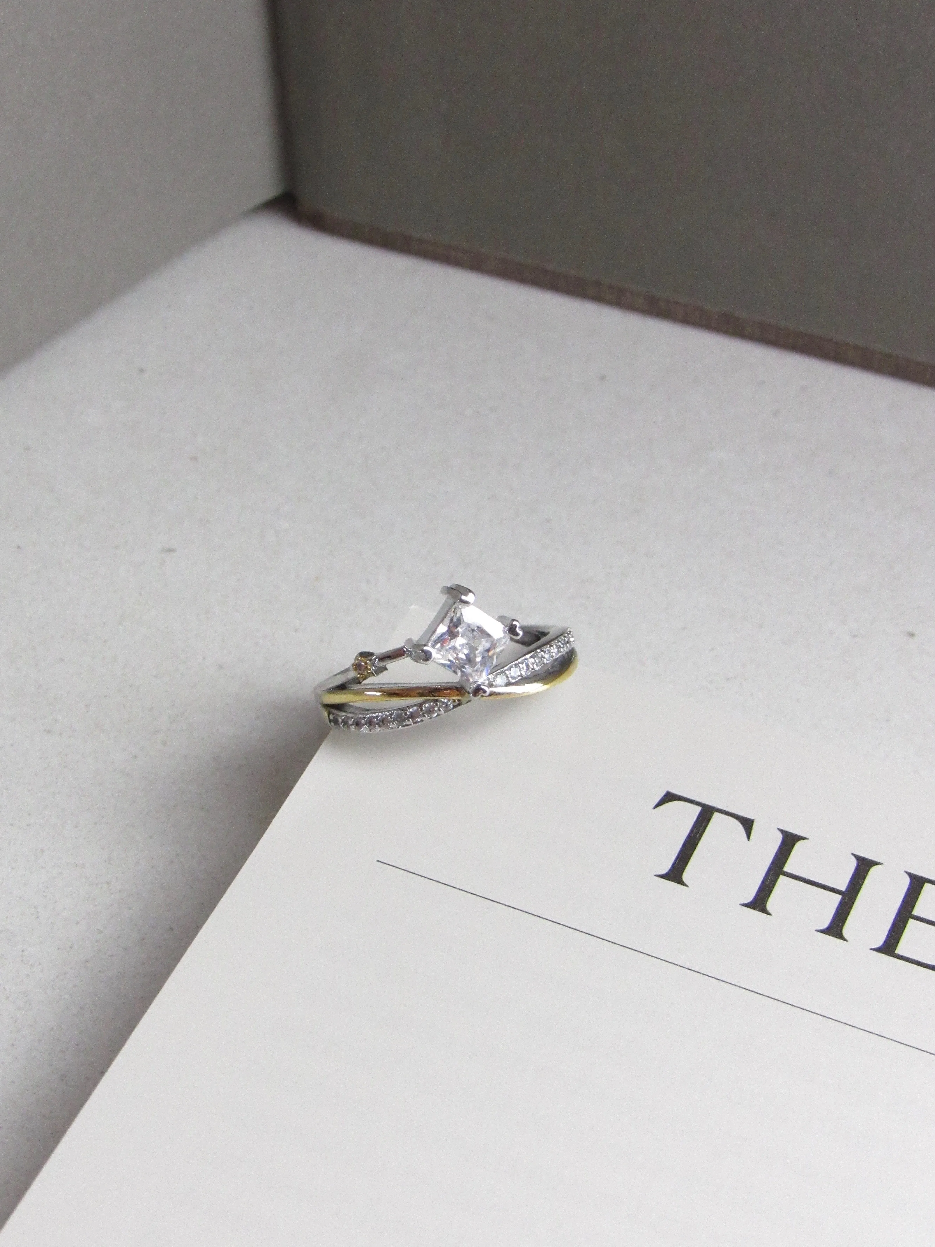 Sweet Dreams Rhombus Crystals Silver Ring