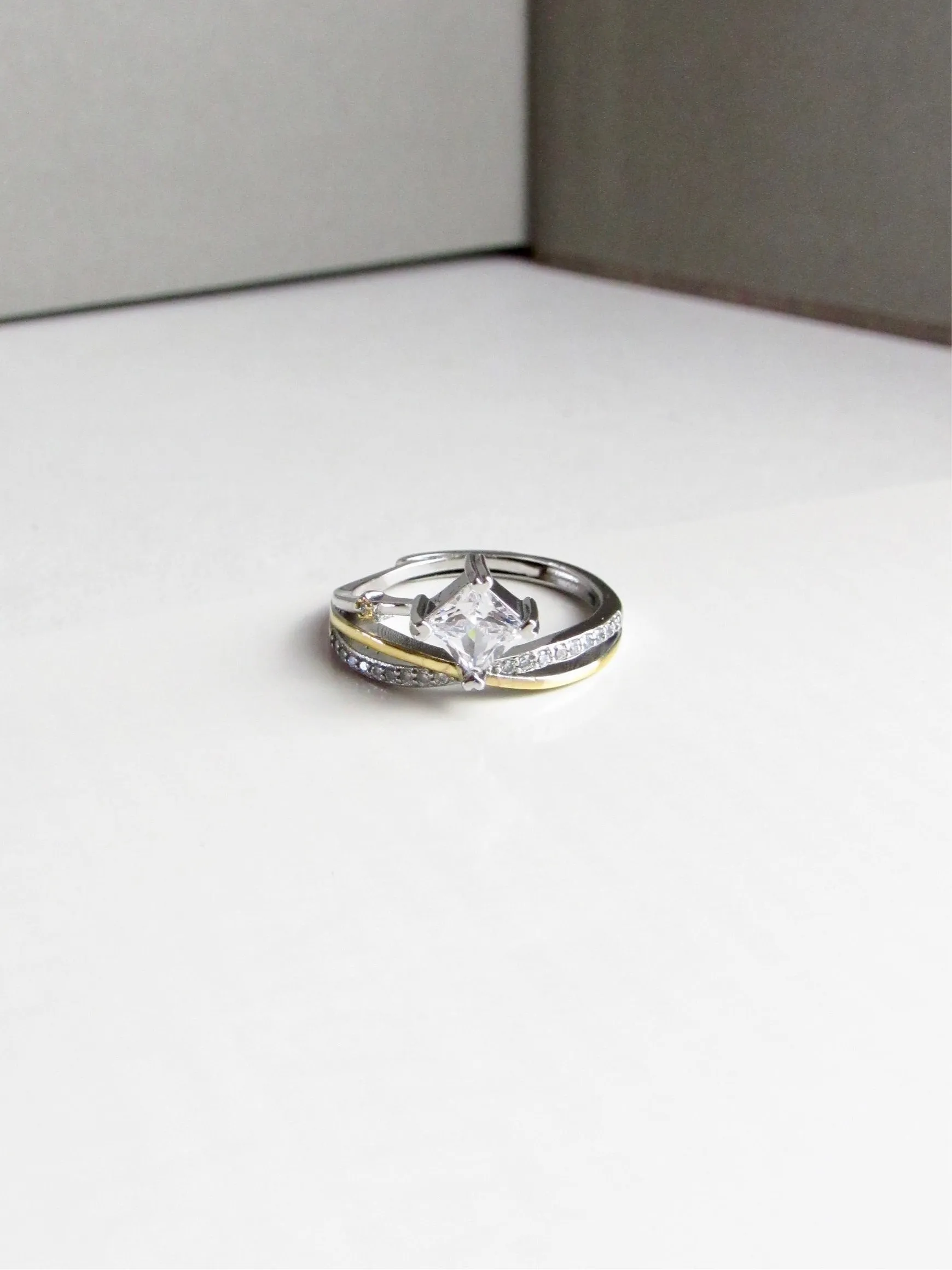 Sweet Dreams Rhombus Crystals Silver Ring