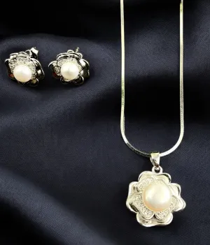 The Soha Silver Pearl Pendant Set