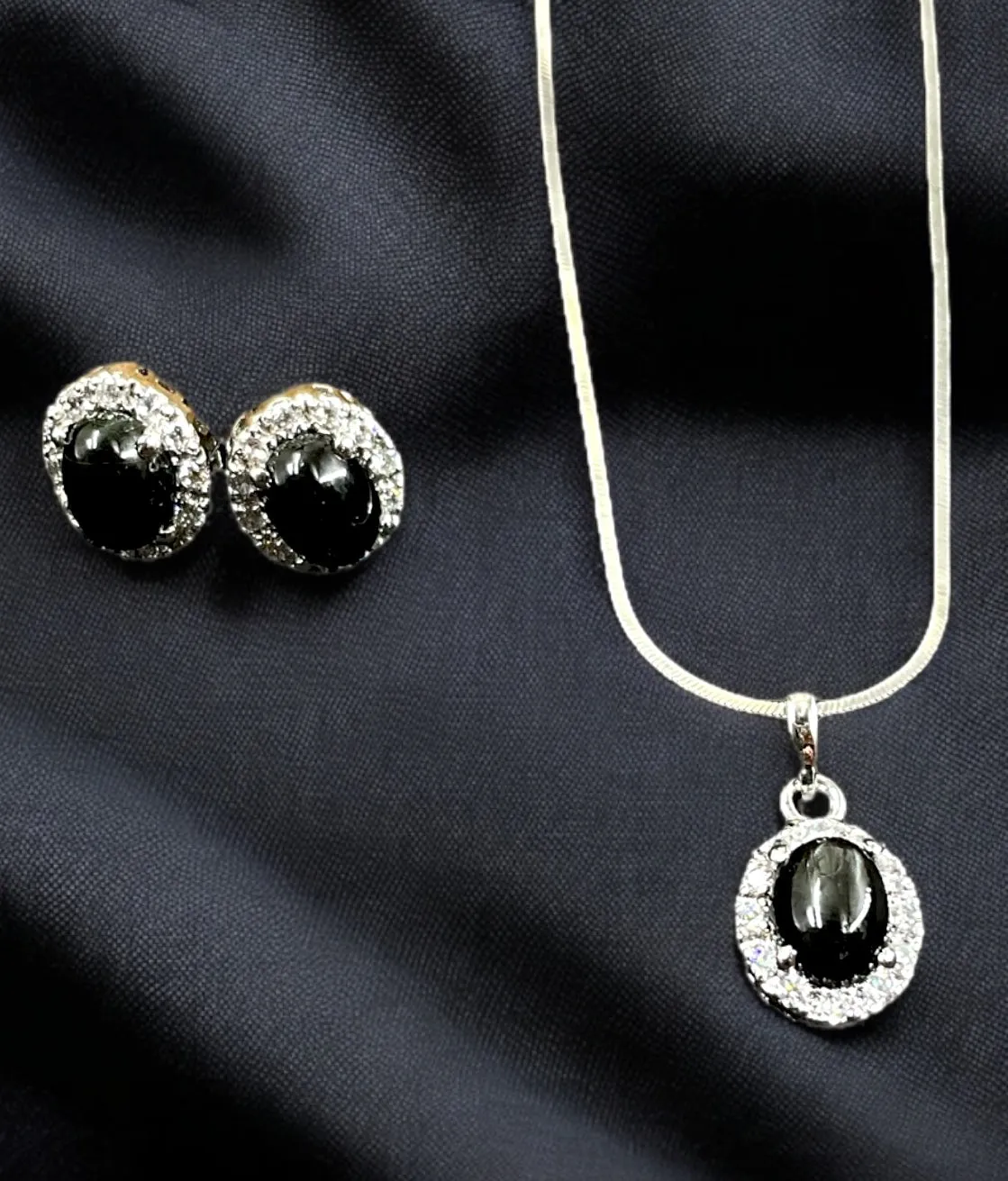 The Sophia Silver Pendant Set (Black)
