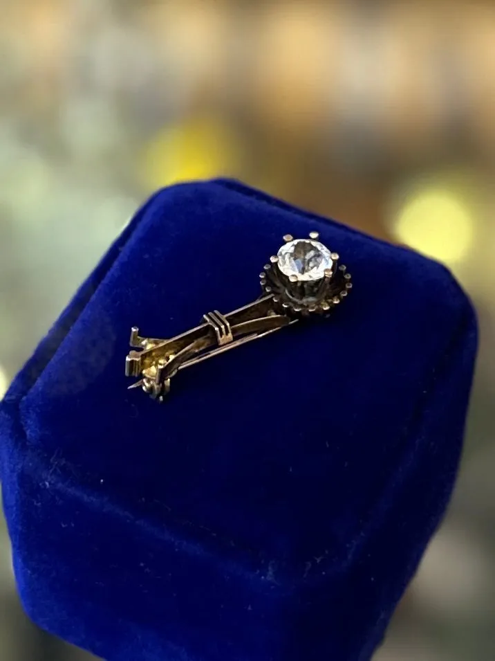 Vintage 1930s 1940s Art Deco Gold Filled & Faceted Glass Rhinestone Halley’s Coment Brooch Pin