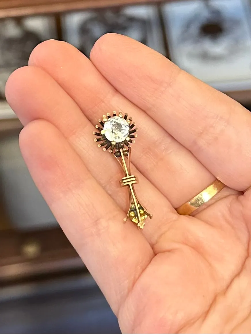 Vintage 1930s 1940s Art Deco Gold Filled & Faceted Glass Rhinestone Halley’s Coment Brooch Pin