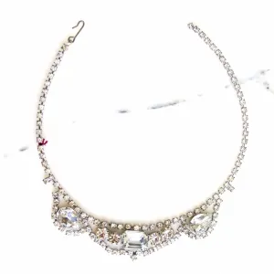 Vintage Art Deco Rhinestone Necklace with Emerald, Pear, and Oval Rhinestones