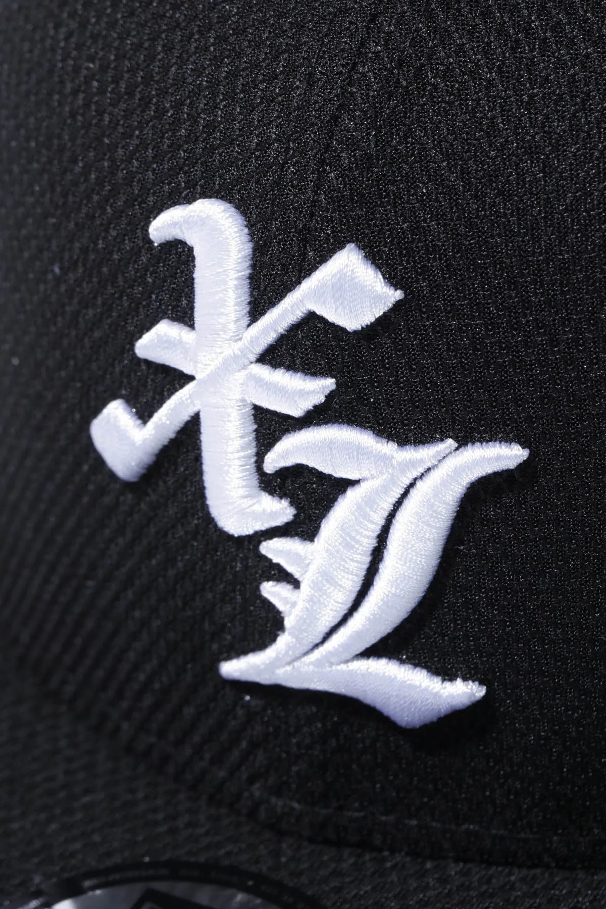 XLARGE × NEW ERA 9FIFTY CAP - BLACK