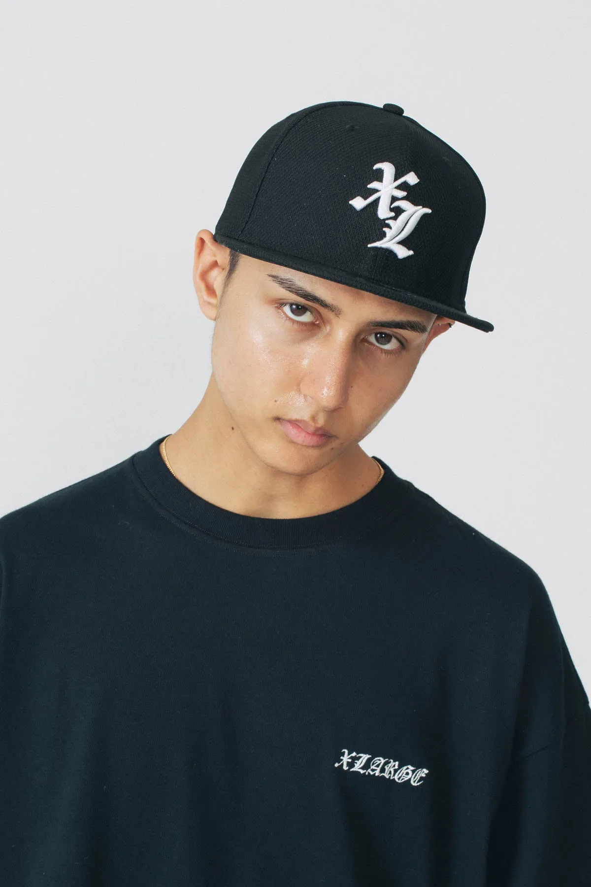 XLARGE × NEW ERA 9FIFTY CAP - BLACK