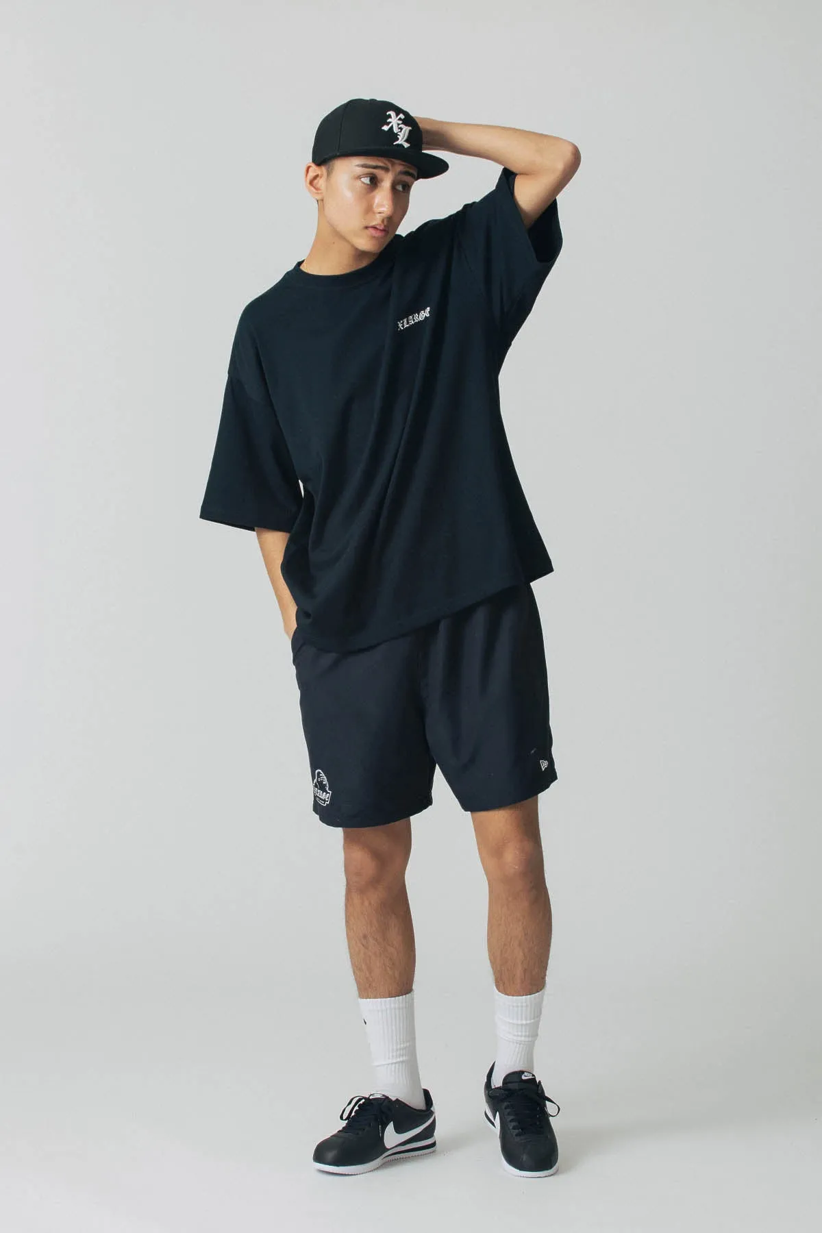 XLARGE × NEW ERA TEE - BLACK