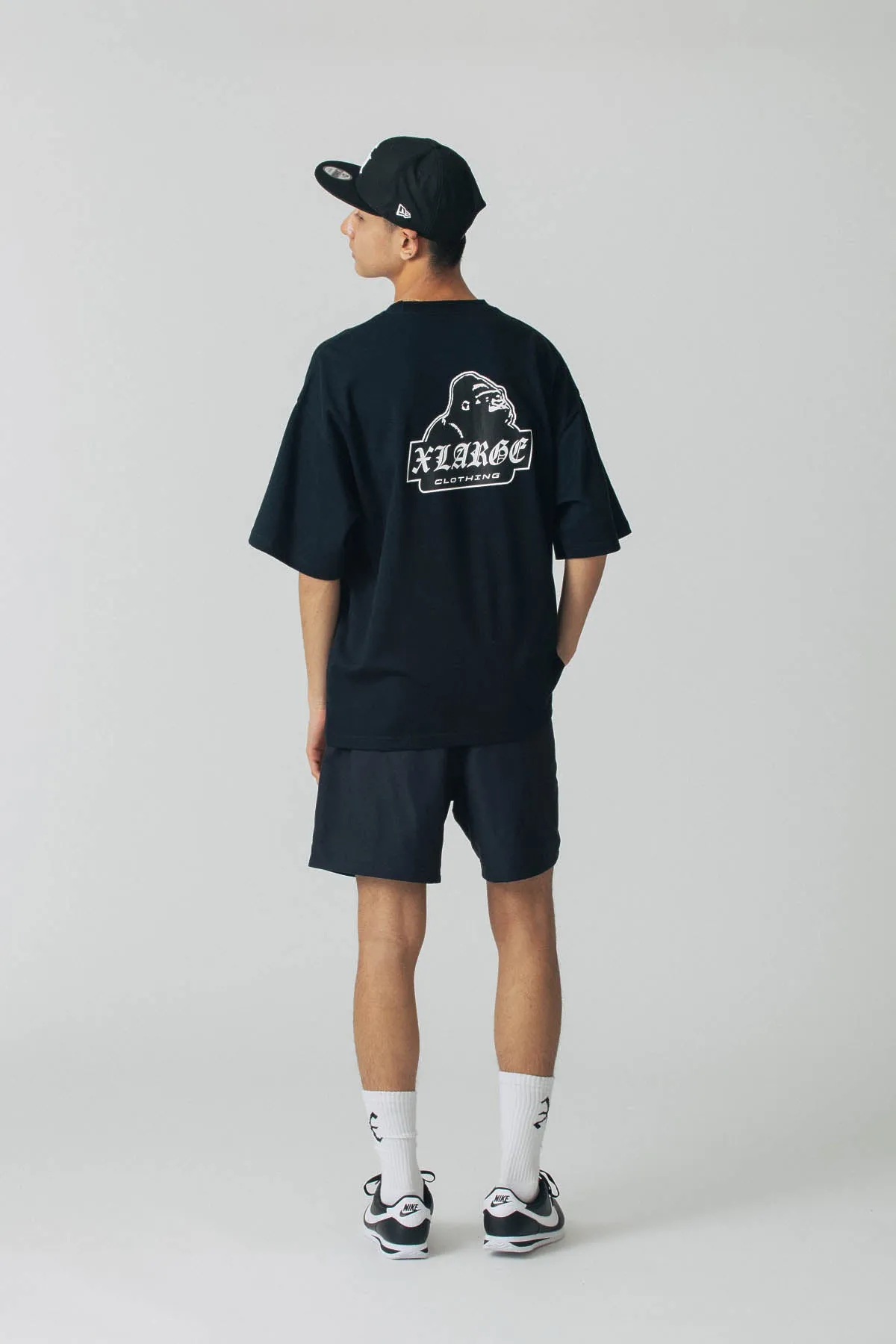 XLARGE × NEW ERA TEE - BLACK